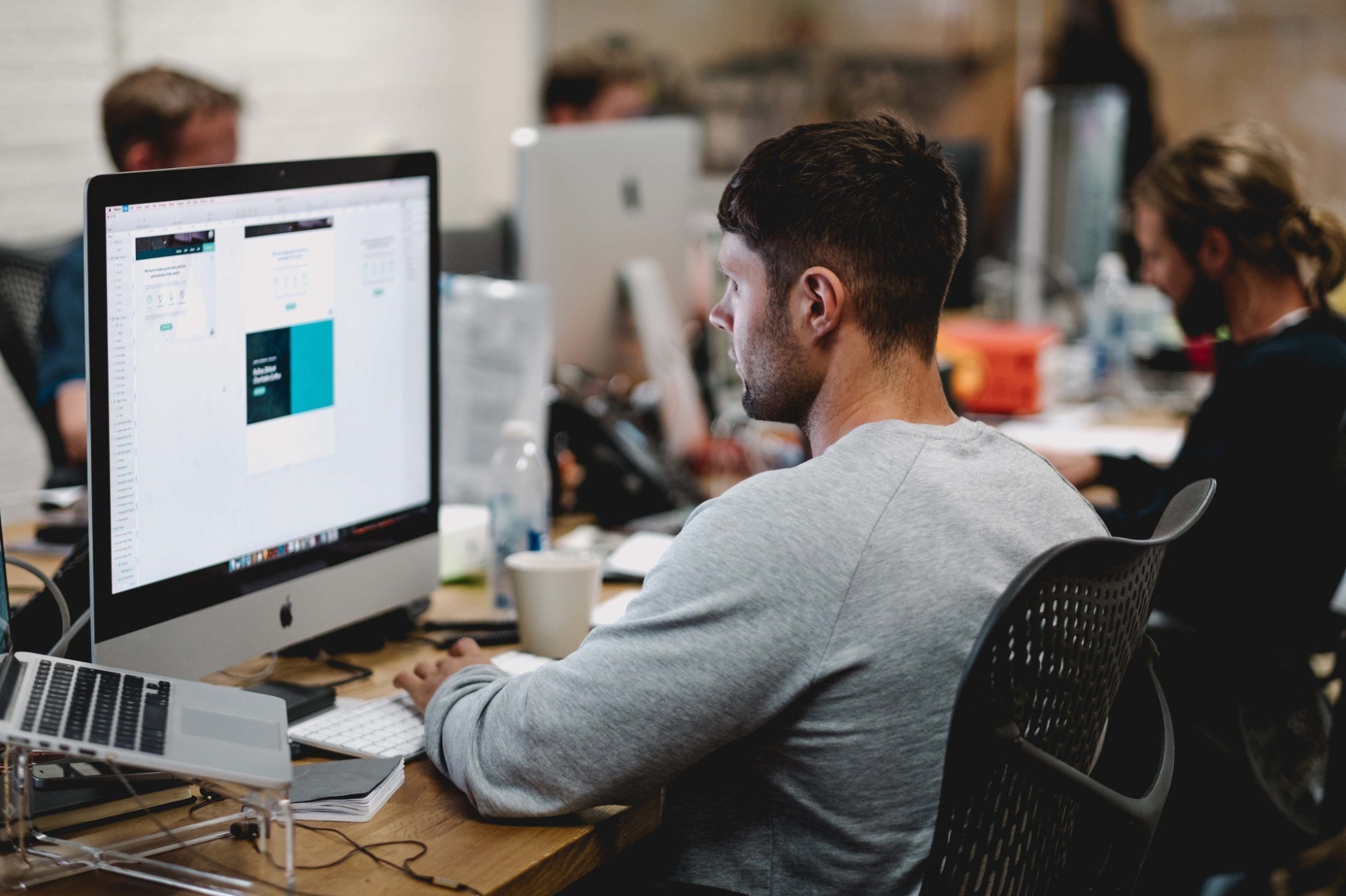 https://unsplash.com/photos/fotKKqWNMQ4